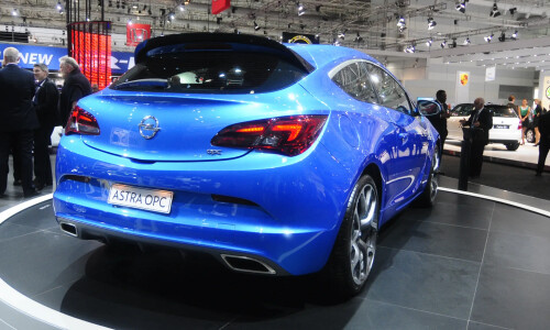 Opel Astra OPC #2