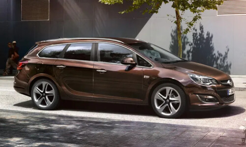 Opel Astra Sports Tourer #6
