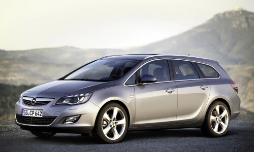 Opel Astra Sports Tourer #10