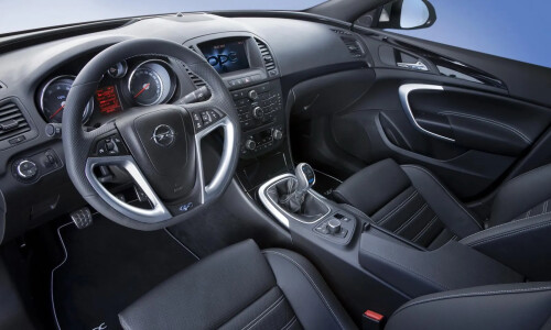 Opel Insignia OPC Sports Tourer #1
