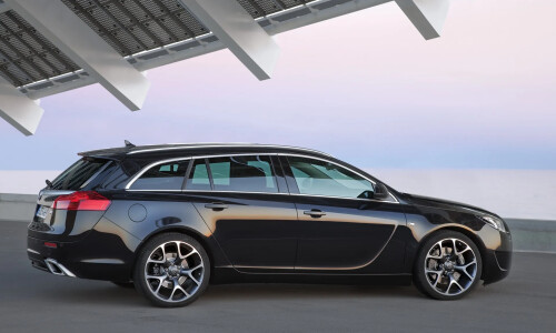Opel Insignia OPC Sports Tourer #9