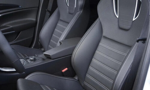 Opel Insignia OPC Sports Tourer #11