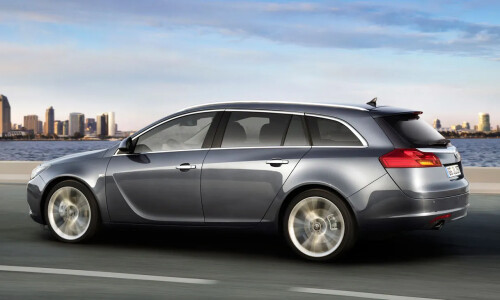 Opel Insignia Sports Tourer #8