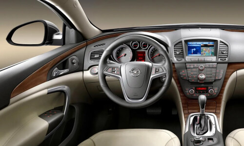 Opel Insignia Sports Tourer #10