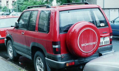 Opel Monterey #11