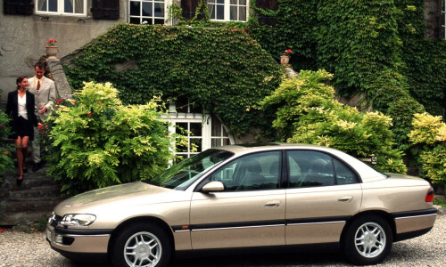 Opel Omega #6