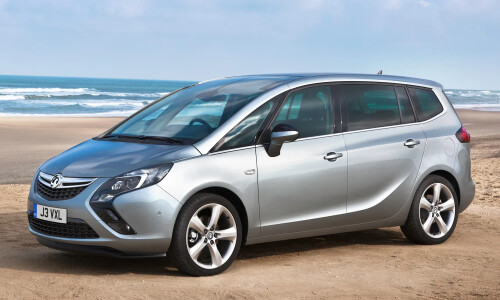 Opel Zafira Tourer #2