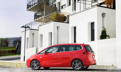 Opel Zafira Tourer 2.0 BiTurbo #1