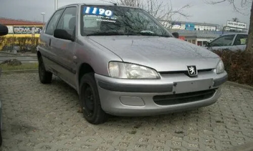 Peugeot 106 Papillon #8