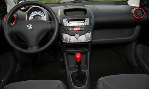 Peugeot 107 Street Racing #9