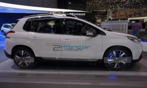 Peugeot 2008 HYbrid Air #2