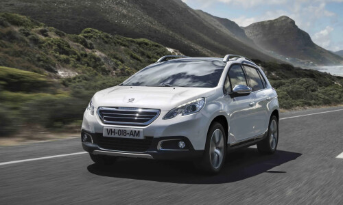 Peugeot 2008 HYbrid Air #4