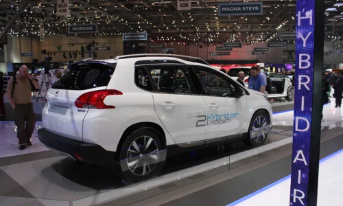 Peugeot 2008 HYbrid Air #10