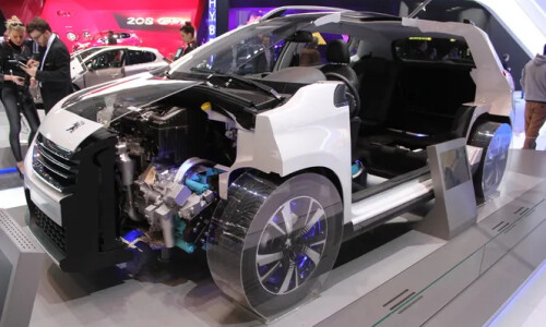 Peugeot 2008 HYbrid Air #11