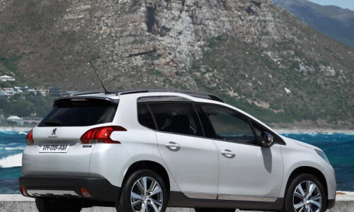 Peugeot 2008 HYbrid Air #15