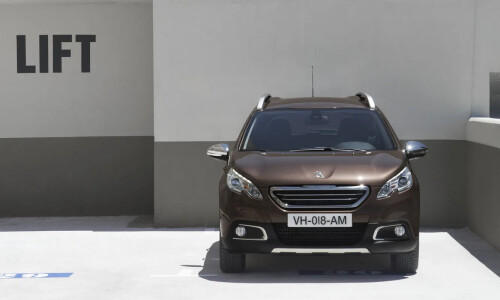 Peugeot 2008 HYbrid Air #16