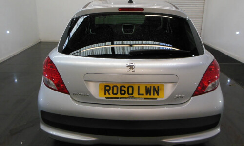 Peugeot 207 1.4 VTi #8