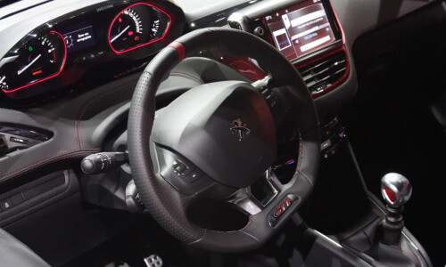 Peugeot 208 #8