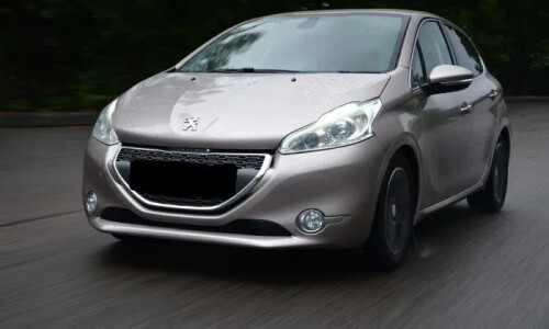 Peugeot 208 e-HDi #9