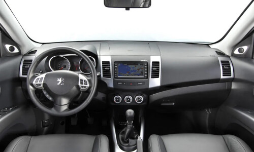 Peugeot 4007 #8