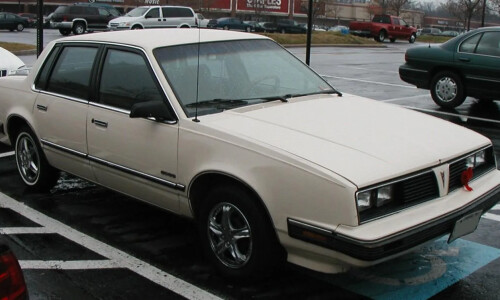 Pontiac 6000 #5