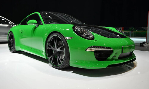 Porsche 911 Carrera 4S #9