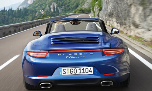 Porsche 911 Carrera 4S #16