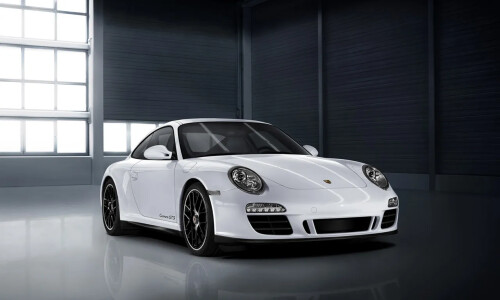 Porsche 911 Carrera GTS #5
