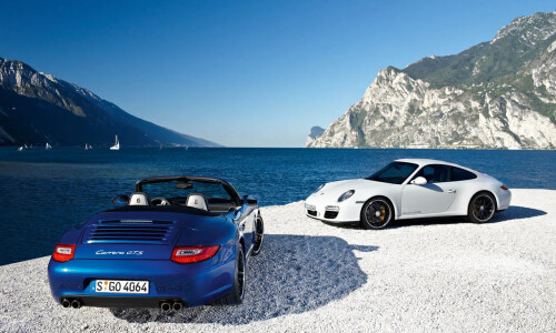 Porsche 911 Carrera GTS #7