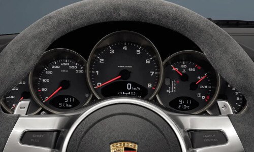 Porsche 911 Carrera GTS #8