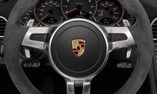 Porsche 911 Carrera GTS #10