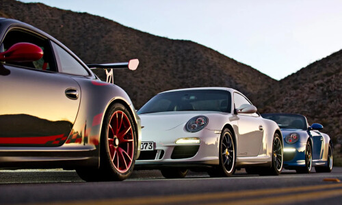 Porsche 911 Carrera GTS #12