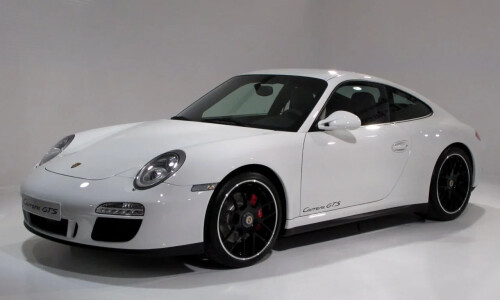 Porsche 911 Carrera GTS #17