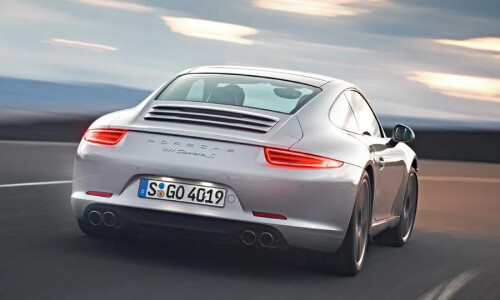 Porsche 911 Carrera S #8