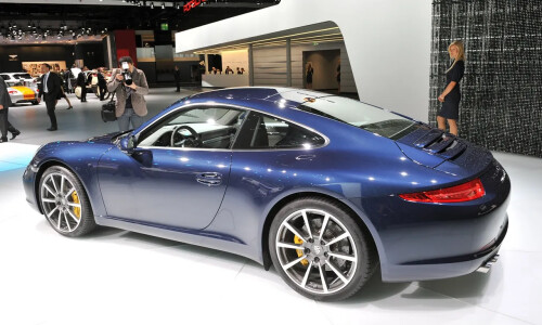 Porsche 911 Carrera S #12