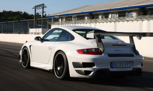 Porsche 911 GT2 #8