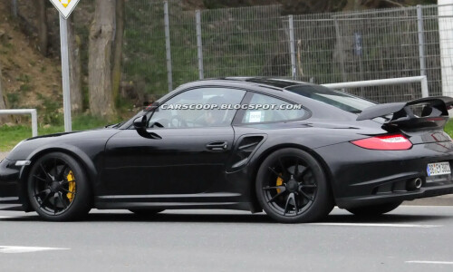 Porsche 911 GT2 RS #8