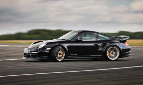 Porsche 911 GT2 RS #13