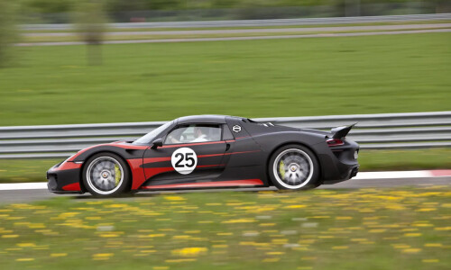 Porsche 918 Spyder #13