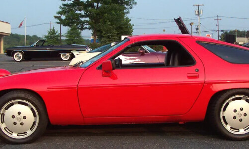 Porsche 928 #8