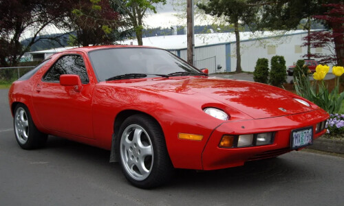 Porsche 928 #13