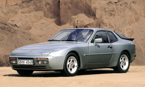 Porsche 944 #8