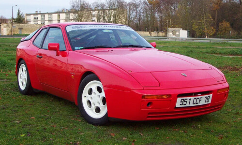 Porsche 944 #16
