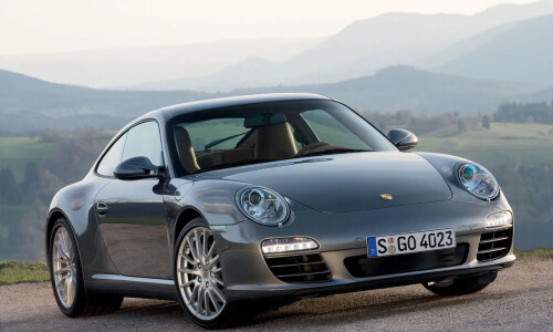 Porsche Carrera 4 #3