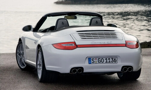 Porsche Carrera 4 #4