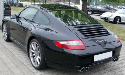 Porsche Carrera 4 #11