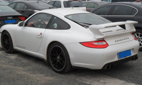 Porsche Carrera 4 GTS #2
