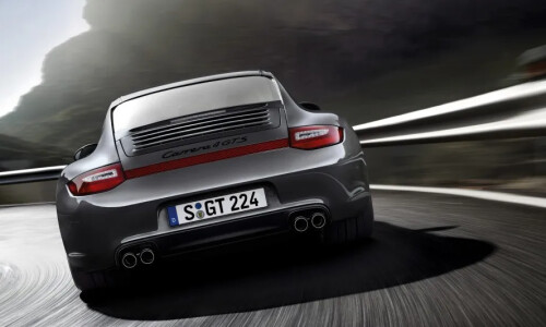 Porsche Carrera 4 GTS #5
