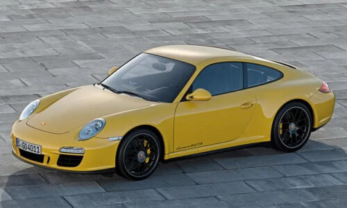Porsche Carrera 4 GTS #9