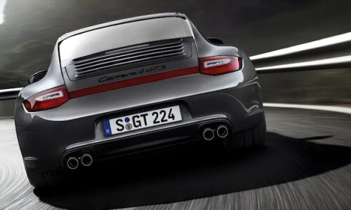 Porsche Carrera 4 GTS #10